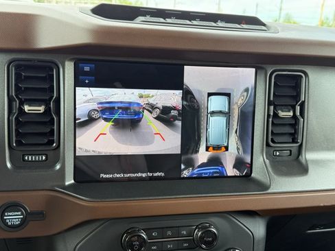 Used 2024 Ford Bronco Outer Banks AWD/4WD image 16