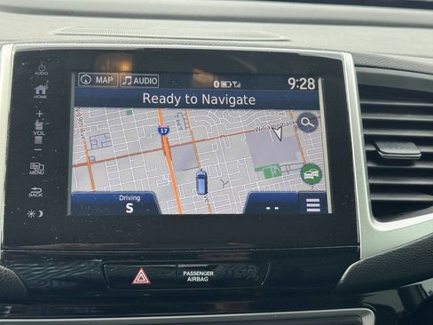 Used 2017 Honda Pilot Touring image 18