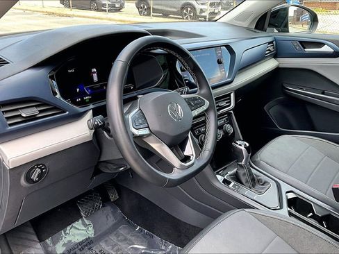 Used 2024 Volkswagen Taos SE image 13