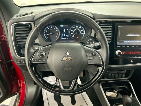 Used 2020 Mitsubishi Outlander LE image 4