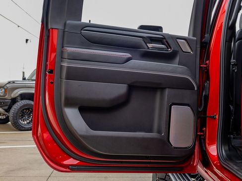 Used 2025 GMC Sierra 2500 AT4X image 37