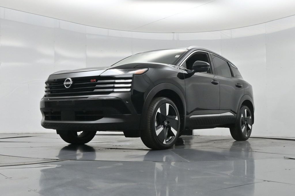 Used 2026 Nissan Kicks SR FWD image 16