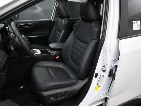 Used 2023 Toyota RAV4 Limited AWD/4WD image 17