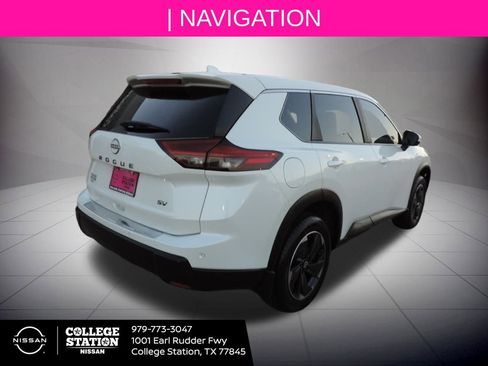 Certified 2024 Nissan Rogue SV image 4