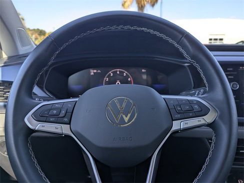 Certified 2024 Volkswagen Taos SE image 30