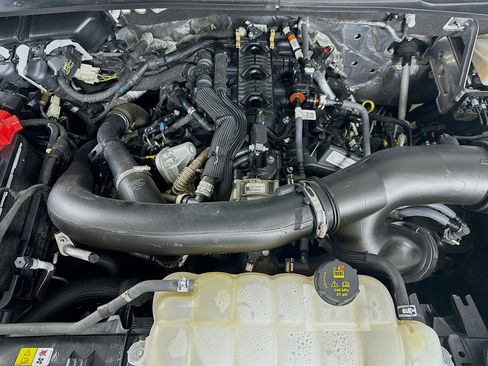 Used 2024 Ford Expedition XLT image 35