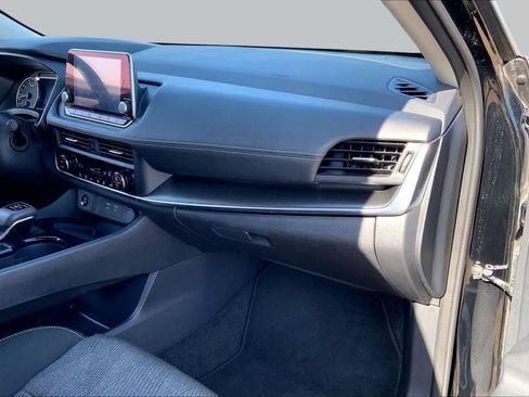 Used 2025 Nissan Rogue SV FWD image 19