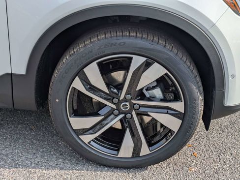 New 2026 Volvo XC40 B5 Ultra w/ Protection Package Premier AWD/4WD image 11