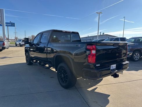 Used 2021 Chevrolet Silverado 2500 LTZ w/ LTZ Plus Package image 5