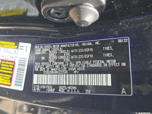 Used 2022 Toyota Highlander LE AWD/4WD image 20