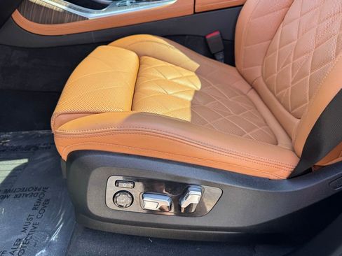 Certified 2024 BMW X7 xDrive40i w/ M Sport Package image 20