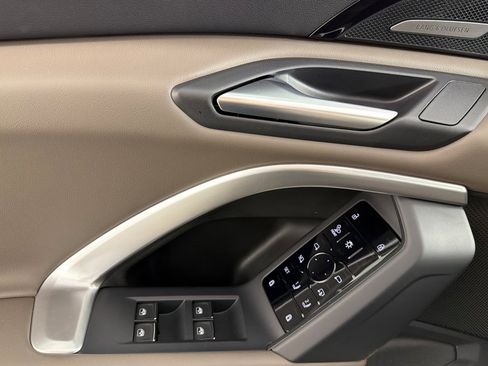 Used 2025 Audi Q5 Premium Plus w/ Premium Plus image 10