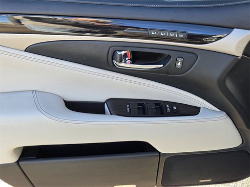 Used 2017 Lexus LS 460 image 26