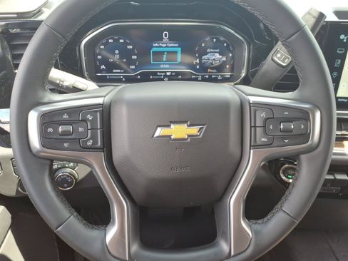 Used 2023 Chevrolet Silverado 1500 LT AWD/4WD image 17