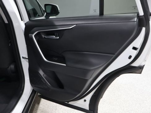 Used 2025 Toyota RAV4 XLE image 21