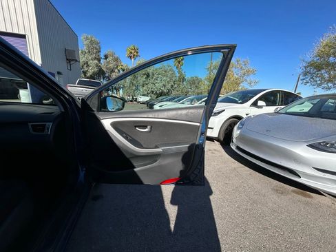 Used 2016 Hyundai Elantra GT image 12