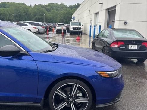 Used 2024 Honda Accord Sport image 4