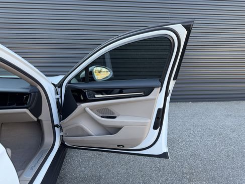 Certified 2024 Porsche Panamera 4 image 29