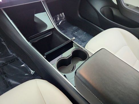 Used 2020 Tesla Model 3 Standard Range image 21