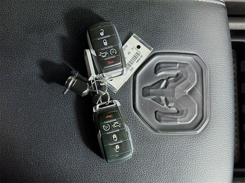 Used 2024 RAM 1500 Laramie image 35