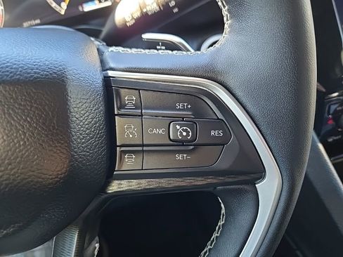 Used 2025 Jeep Grand Cherokee L Altitude image 16