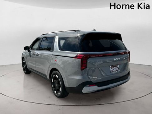 New 2026 Kia Carnival EX FWD image 5