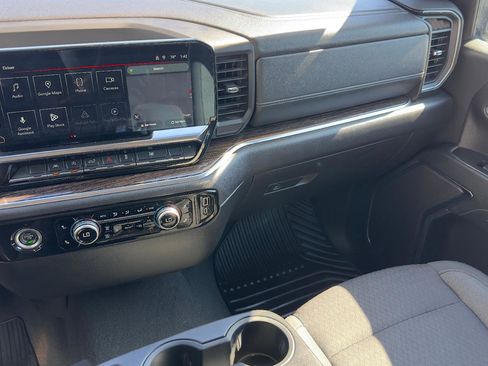 Used 2024 GMC Sierra 1500 SLE image 10