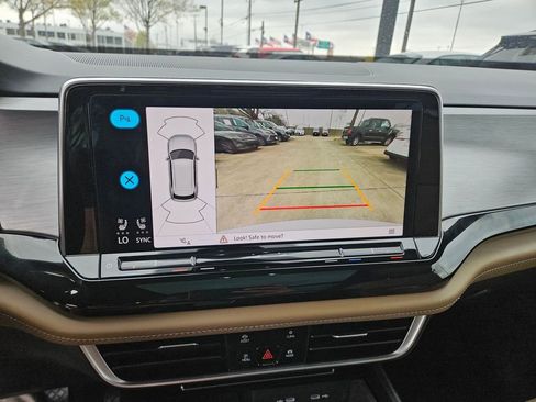 Used 2025 Volkswagen Atlas Cross Sport SE image 21