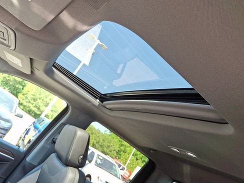 Used 2022 Chevrolet Silverado 1500 LT Trail Boss w/ LT Trail Boss Premium Package image 10