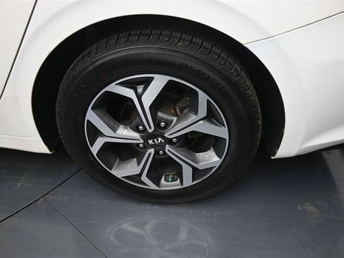 Used 2019 Kia Forte LXS FWD image 18