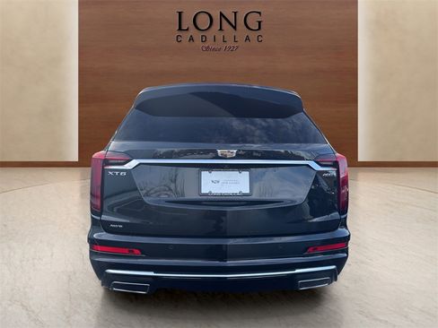 Certified 2022 Cadillac XT6 Premium Luxury w/ Technology Package image 4