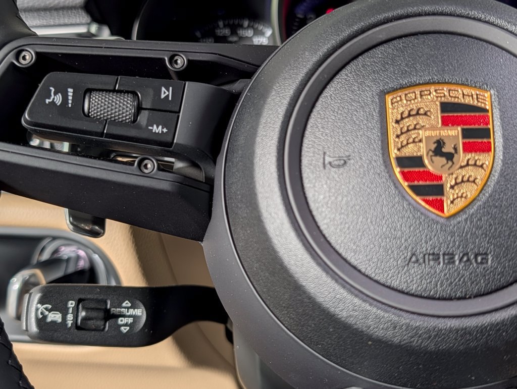 Certified 2026 Porsche Macan AWD/4WD image 37