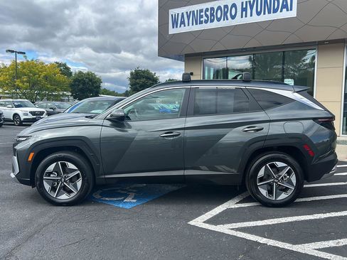 Certified 2025 Hyundai Tucson SEL AWD/4WD image 4