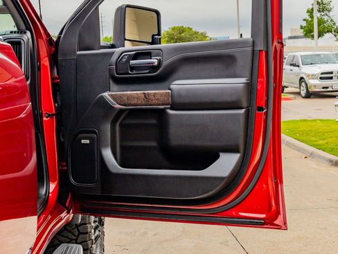 Used 2022 GMC Sierra 3500 Denali image 37