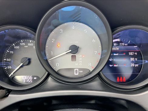 Used 2022 Porsche Macan S w/ Premium Package Plus AWD/4WD image 25