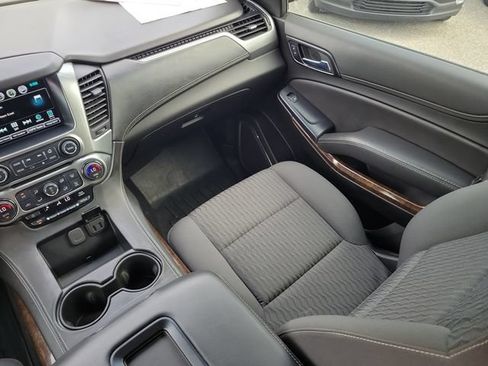 Used 2019 Chevrolet Tahoe LS RWD image 11