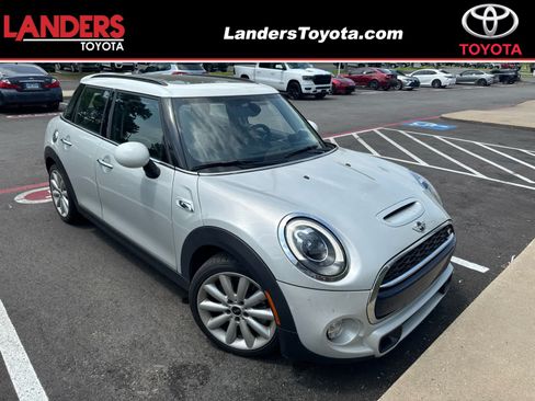 Used 2018 MINI Cooper S FWD image 1