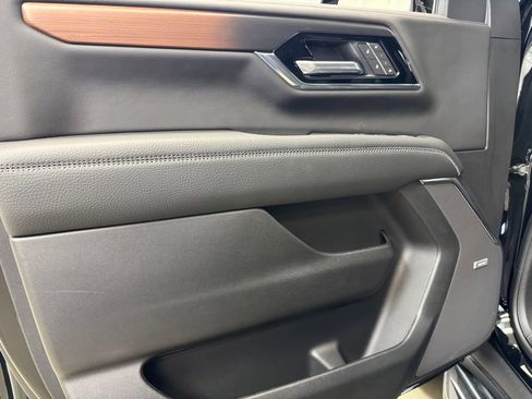 New 2026 GMC Yukon XL Denali w/ Advanced Technology Package image 8