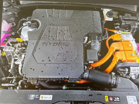 Used 2026 Hyundai Elantra Limited FWD image 6