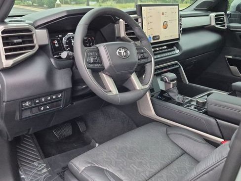 Used 2025 Toyota Tundra Limited AWD/4WD image 9