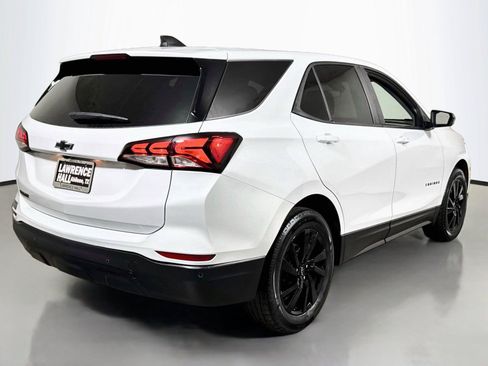 Used 2024 Chevrolet Equinox LS w/ LS Convenience Package FWD image 4