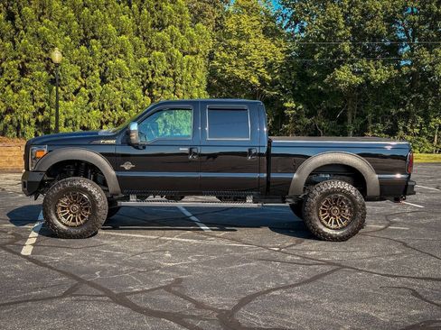 Used 2016 Ford F250 Lariat w/ Lariat Ultimate Package AWD/4WD image 6