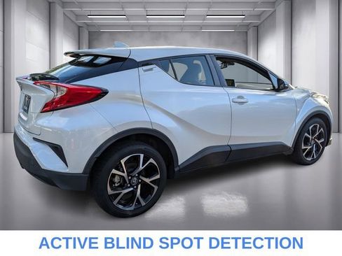 Used 2019 Toyota C-HR XLE image 6