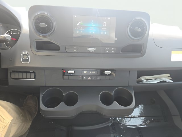 Used 2023 Mercedes-Benz Sprinter 3500 image 19