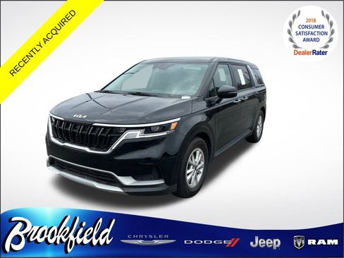 Used 2023 Kia Carnival LX image 1