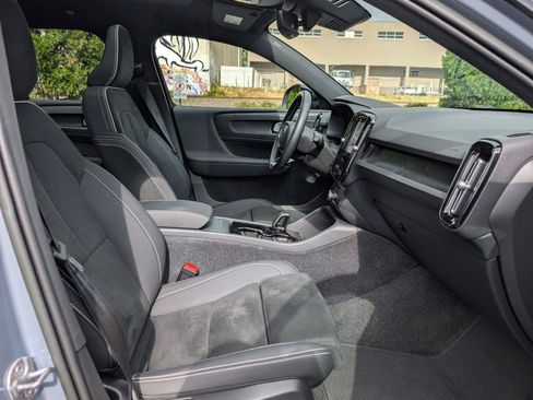 Used 2023 Volvo XC40 Recharge Ultimate AWD/4WD image 17