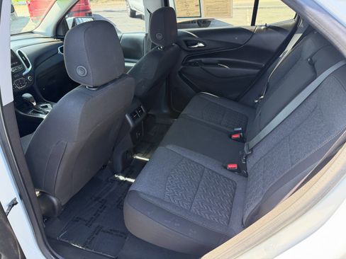 Used 2024 Chevrolet Equinox LT FWD image 18