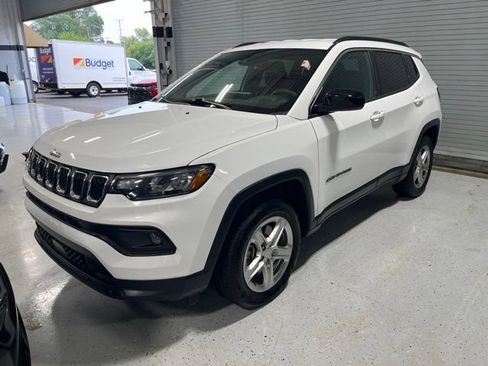Used 2024 Jeep Compass Latitude AWD/4WD image 6