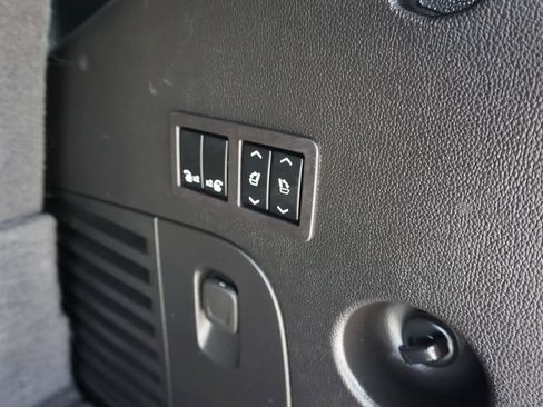 Used 2019 Cadillac Escalade Platinum image 28