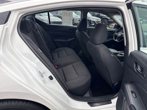 Used 2024 Nissan Altima 2.5 S image 34